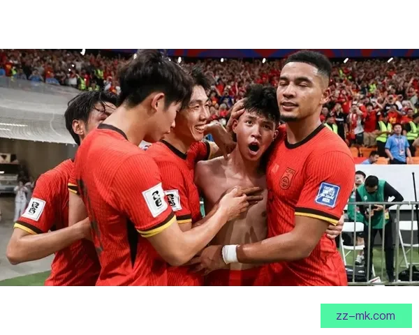 中国男足十八强赛客场补时绝平印尼点燃出线希望球迷彻夜沸腾热议